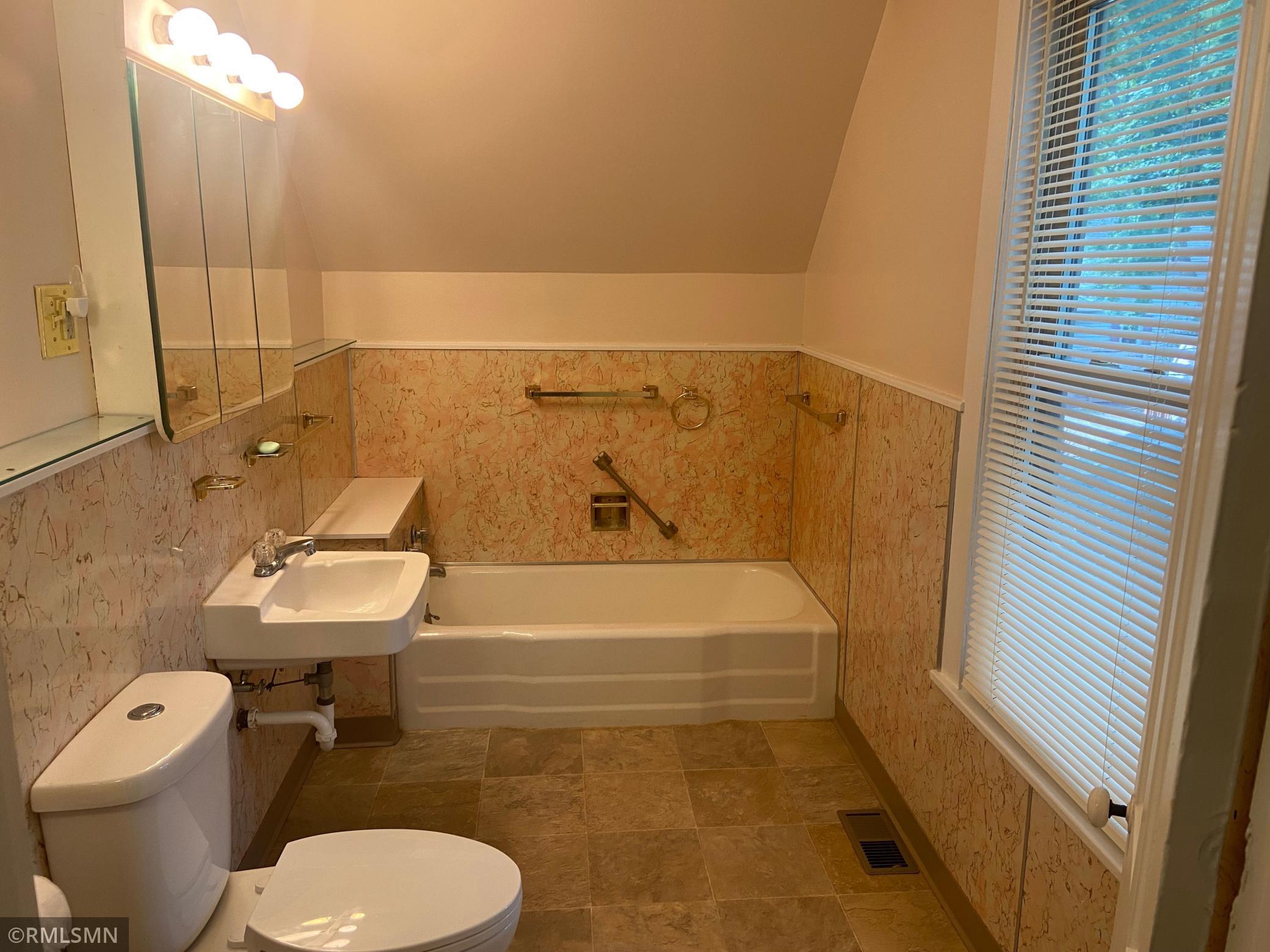 522 7th Avenue Northwest Faribault, MN 55021 - Photo 14 of 15