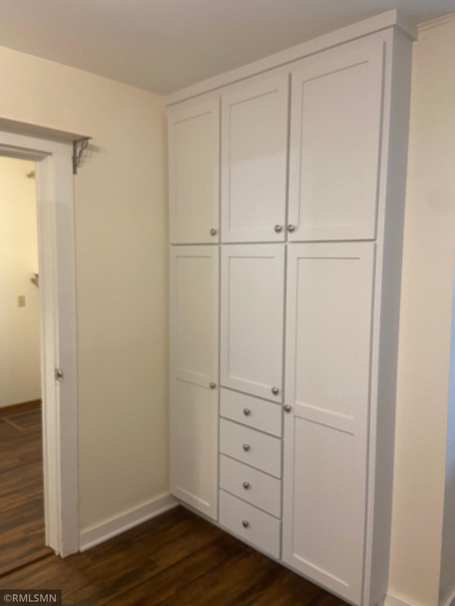 522 7th Avenue Northwest Faribault, MN 55021 - Photo 3 of 15