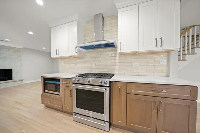 $599,900 | 7925 William Drive, Willowbrook, IL 60527