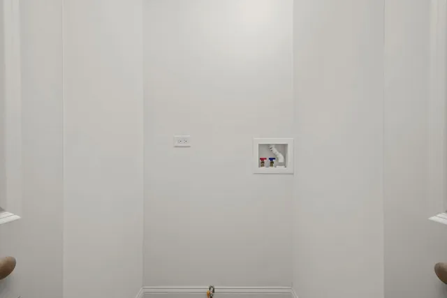 $599,900 | 7925 William Drive, Willowbrook, IL 60527