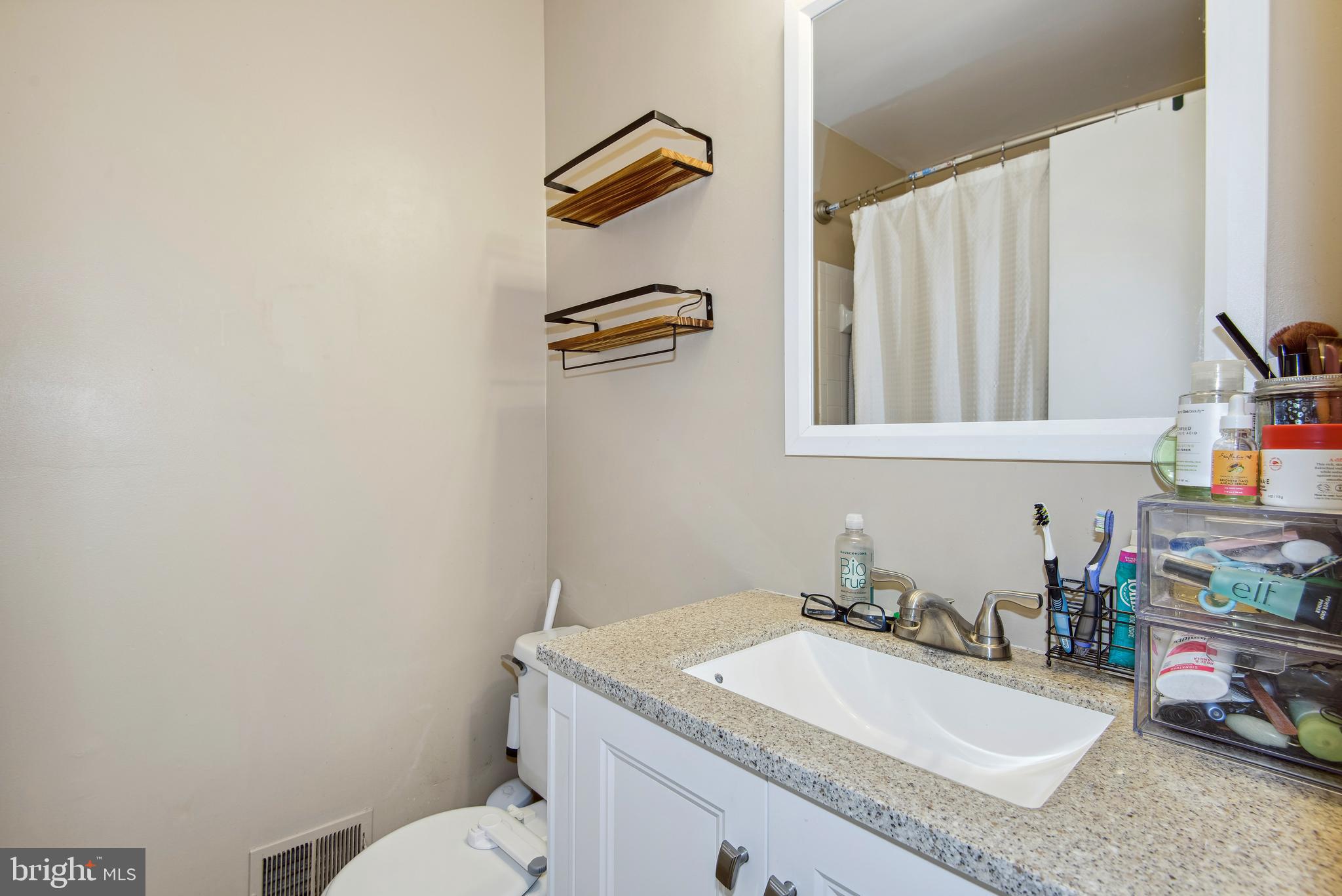 8993 McDowell Common Manassas, VA 20110 - Photo 11 of 21