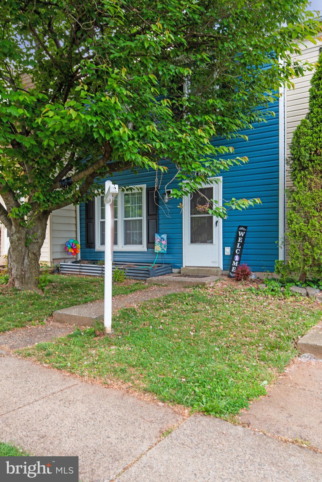 8993 McDowell Common Manassas, VA 20110 - Photo 2 of 21