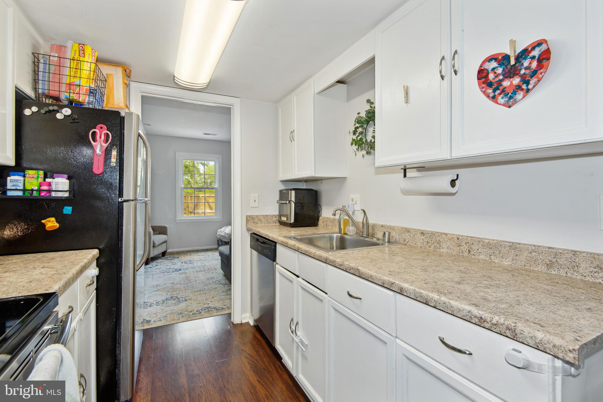 8993 McDowell Common Manassas, VA 20110 - Photo 6 of 21