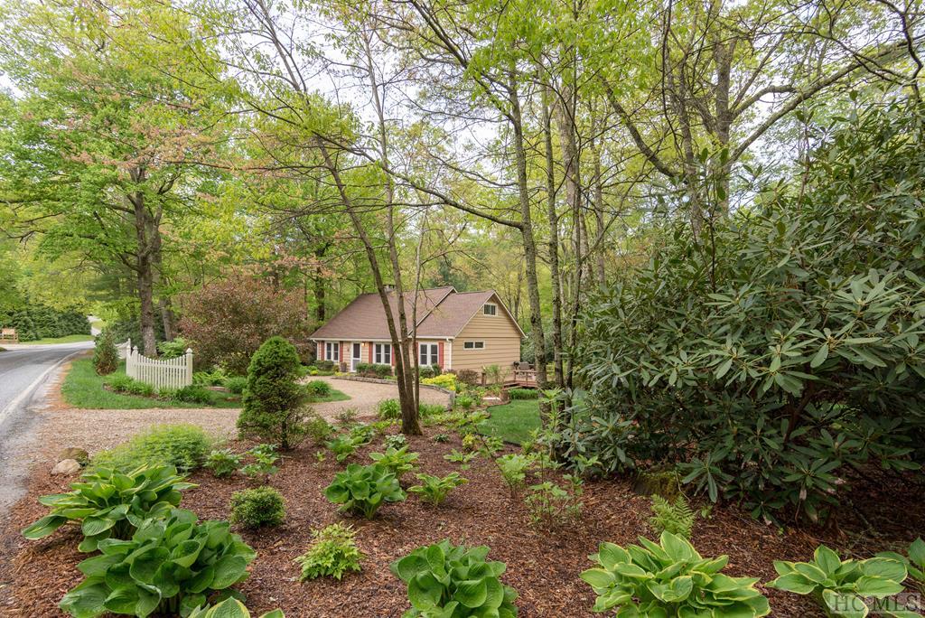 1533 Flat Mountain Road Highlands, NC 28741 - Photo 3 of 37 Gallery Image 3