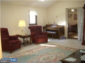 2715 Line Lexington Road Hatfield, PA 19440 - Photo 4 of 12 Gallery Image 4