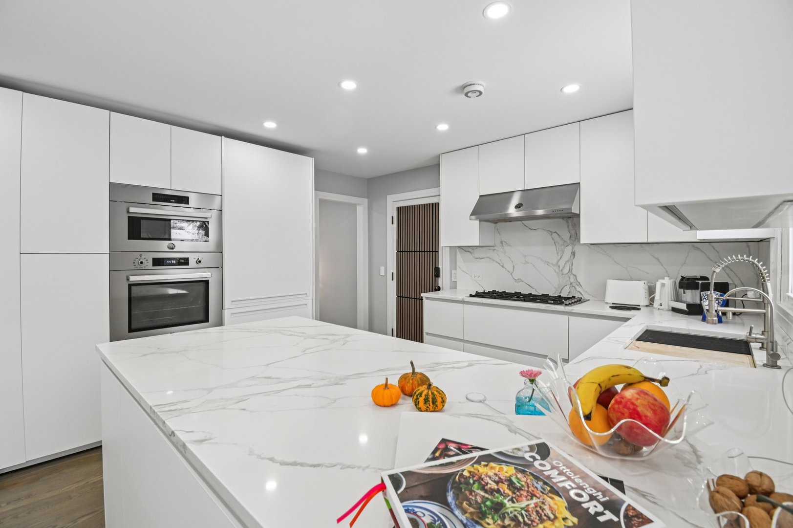 606 Paddock Lane Libertyville, IL 60048 - Photo 13 of 55