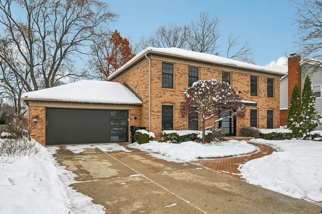 $799,900 | 606 Paddock Lane, Libertyville, IL 60048