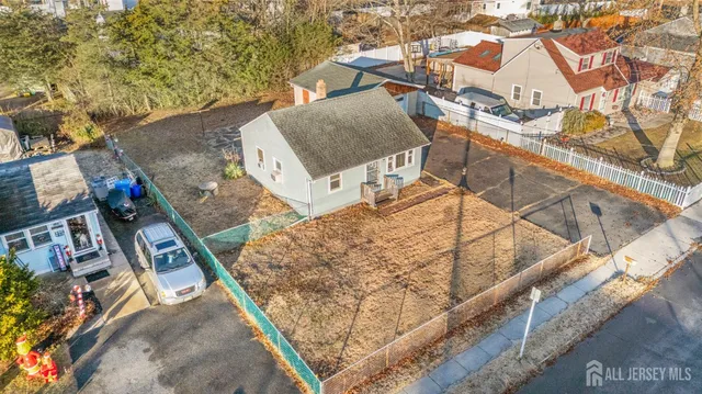 a view of a house with roof