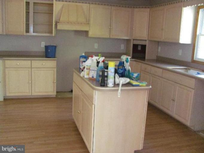 10018 Putman Road Frederick, MD 21702 - Photo 7 of 19 Kitchen
