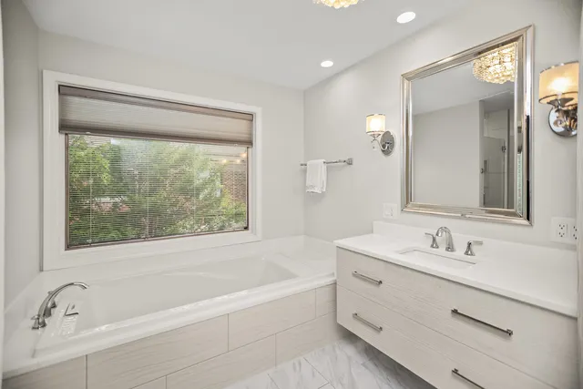 $775,000 | 15 Landmark Street, Northfield, IL 60093