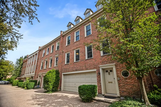 $775,000 | 15 Landmark Street, Northfield, IL 60093