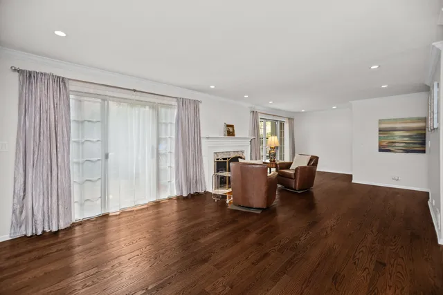 $775,000 | 15 Landmark Street, Northfield, IL 60093