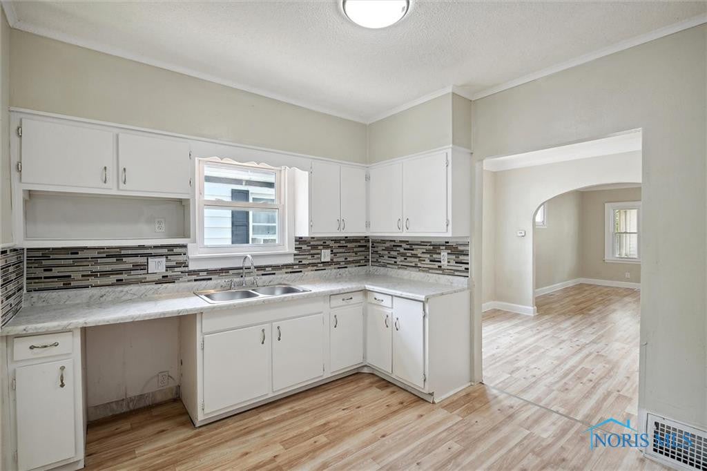 1746 Mansfield Road Toledo, OH 43613 - Photo 17 of 28 Gallery Image 17