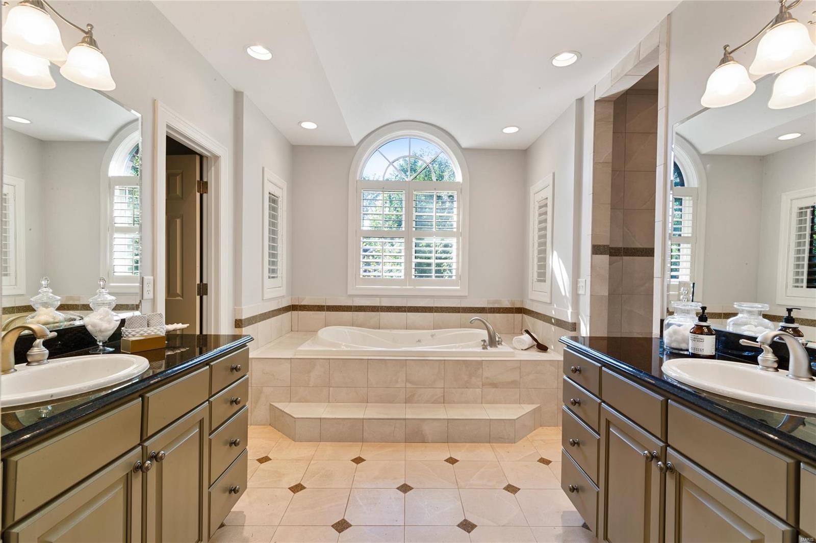 15 Danfield Road St. Louis, MO 63124 - Photo 21 of 66 Gallery Image 21