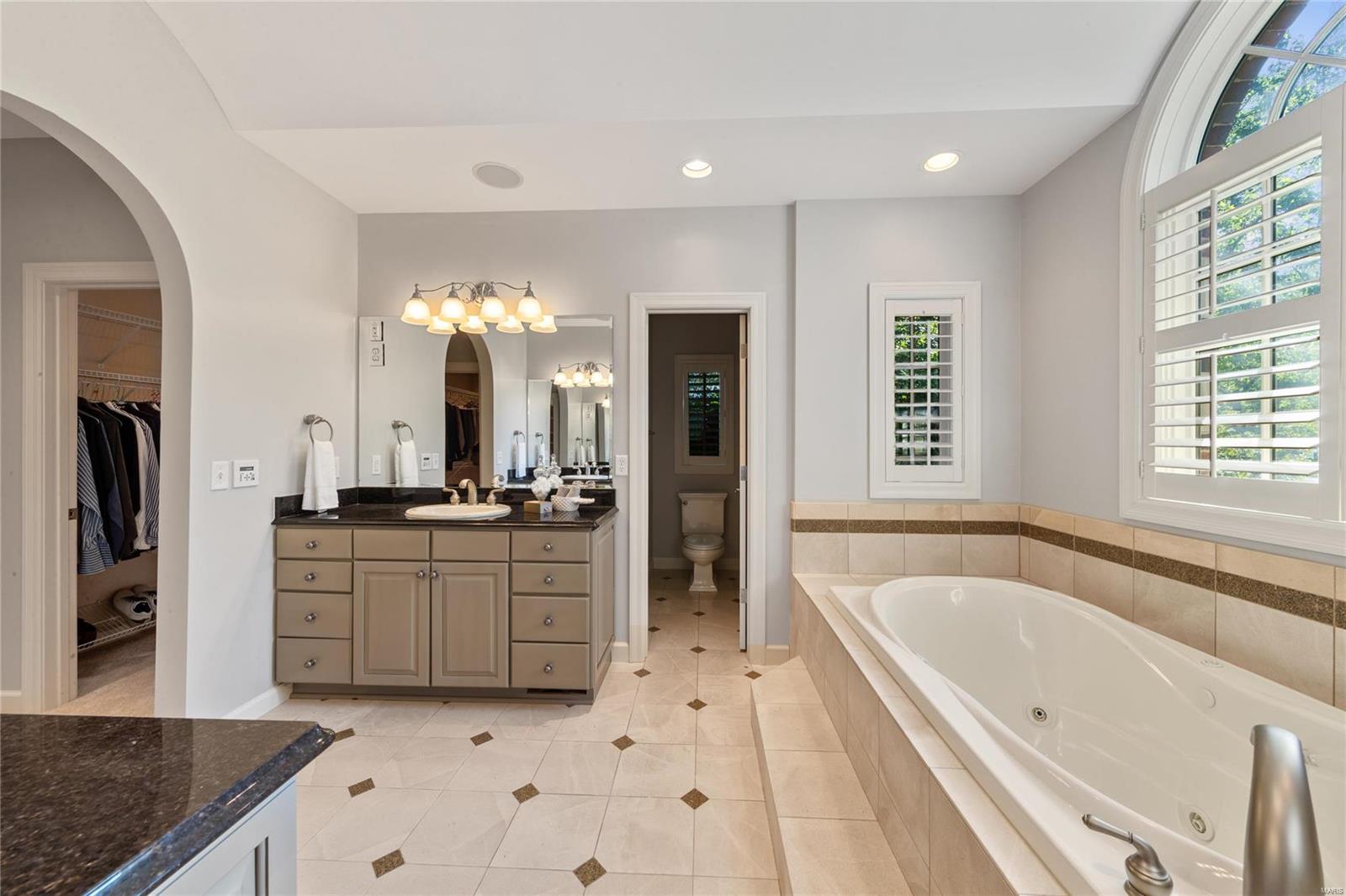 15 Danfield Road St. Louis, MO 63124 - Photo 22 of 66 Gallery Image 22