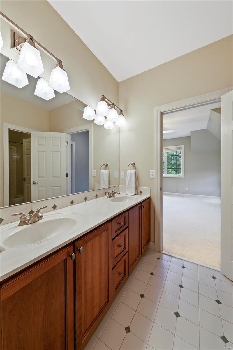 15 Danfield Road St. Louis, MO 63124 - Photo 41 of 66 Gallery Image 41