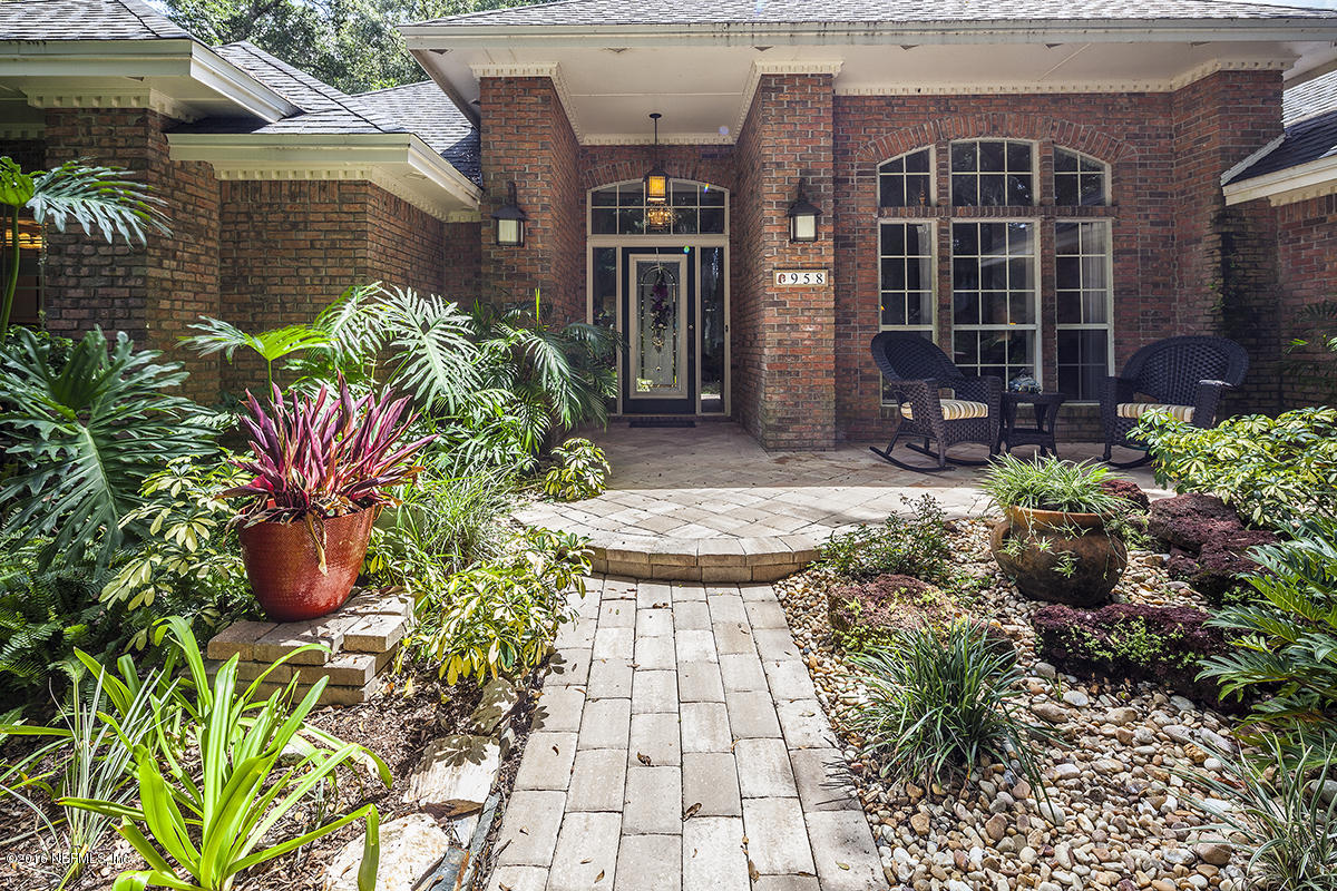 Front Porch[5311449]