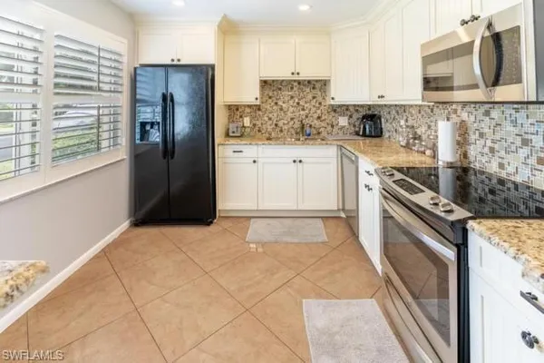 $4,500 | 581 Teryl Road, Unit 5, Naples, FL 34112