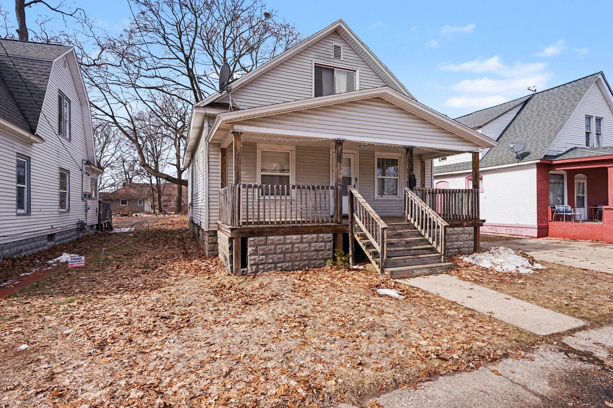 1691 Terrace Street Muskegon, MI 49442 - Photo 2 of 22 003_file_8223