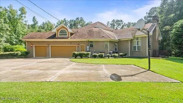 $469,500 | 1025 Michael Drive, McComb, MS 39648