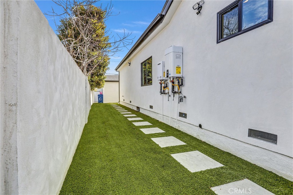 6900 Corbin Avenue Reseda, CA 91335 - Photo 30 of 57