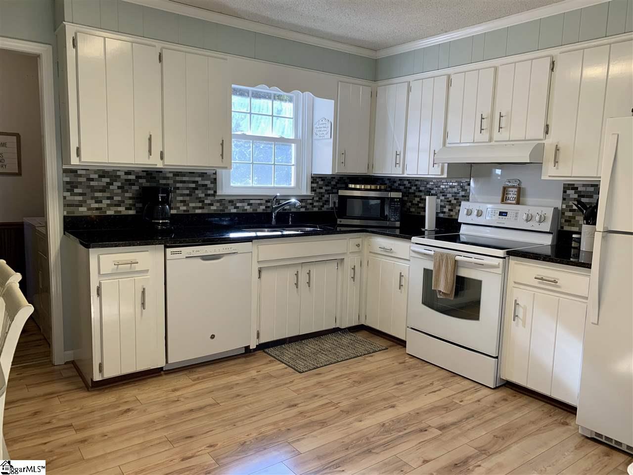 107 Ivy Circle Inman, SC 29349 - Photo 3 of 17