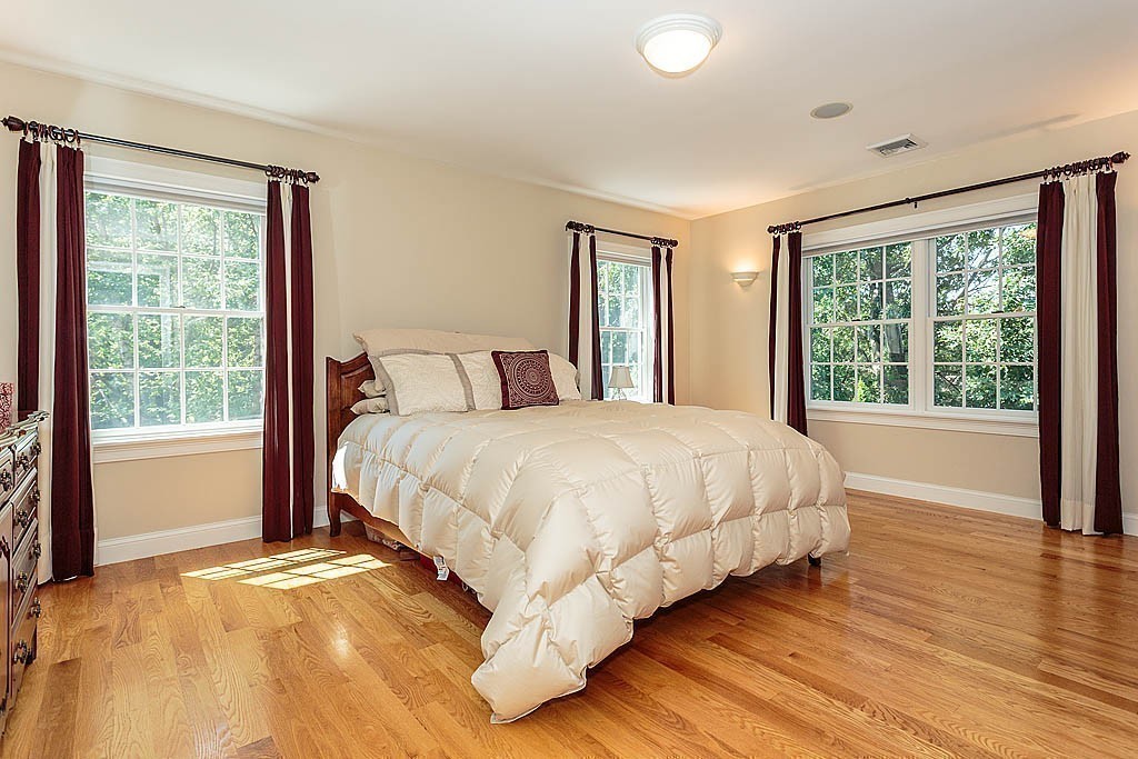 33 Surrey Road Winchester, MA 01890 - Photo 17 of 30 Gallery Image 17