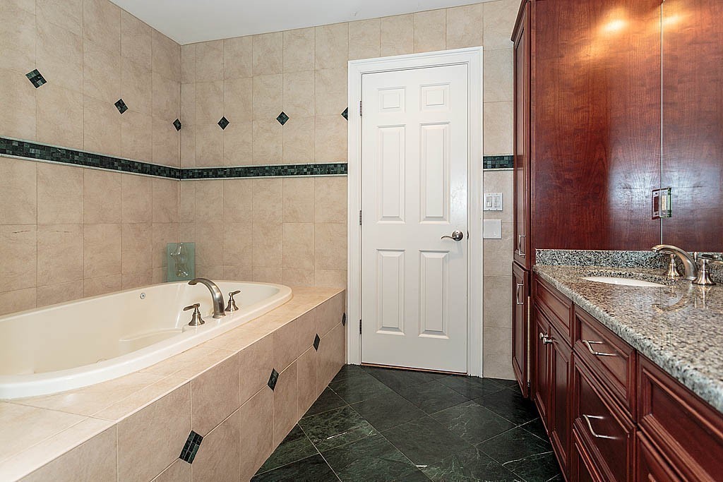 33 Surrey Road Winchester, MA 01890 - Photo 24 of 30 Gallery Image 24