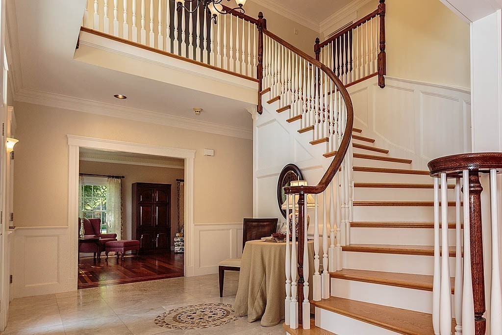 33 Surrey Road Winchester, MA 01890 - Photo 5 of 30 Gallery Image 5