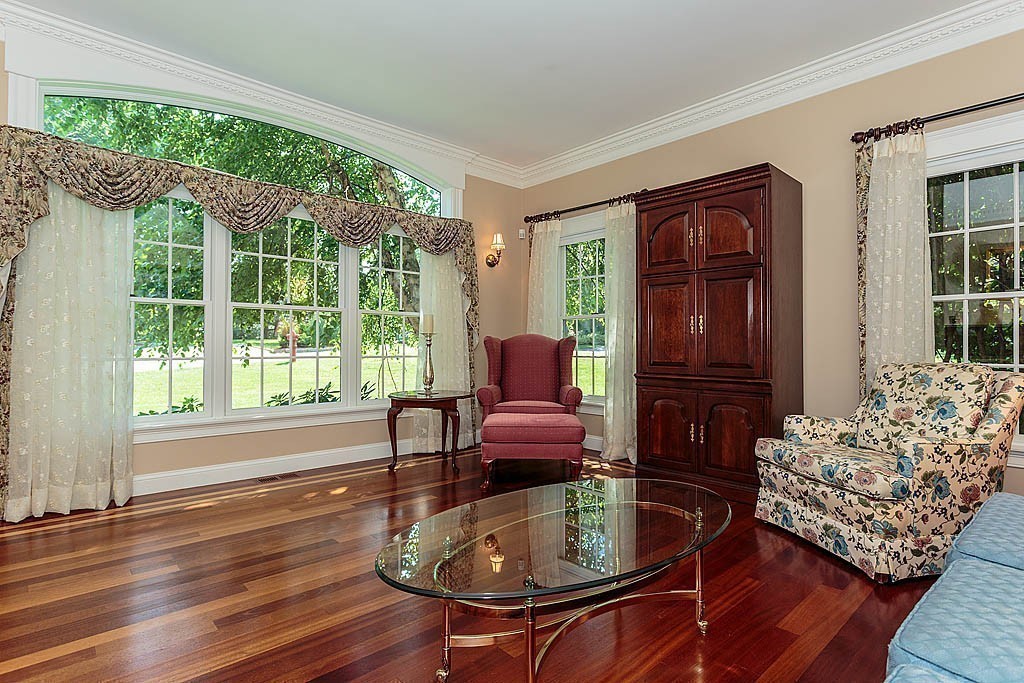 33 Surrey Road Winchester, MA 01890 - Photo 7 of 30 Gallery Image 7