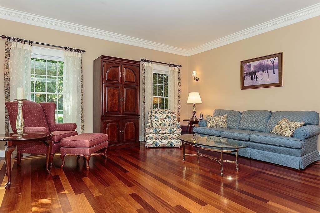 33 Surrey Road Winchester, MA 01890 - Photo 8 of 30 Gallery Image 8