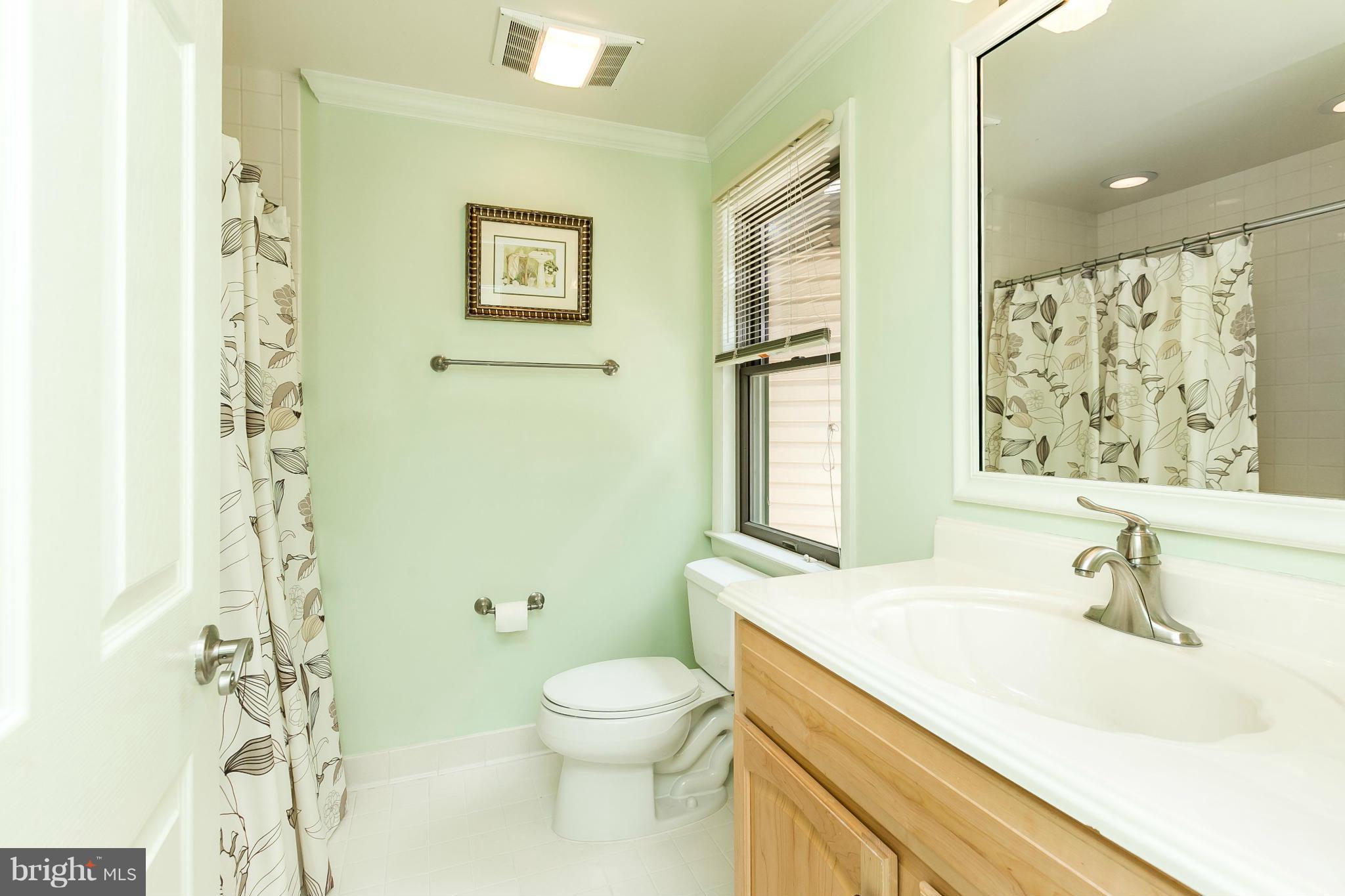 12504 Timber Grove Road Reisterstown, MD 21136 - Photo 24 of 30 Upper Full Bathroom