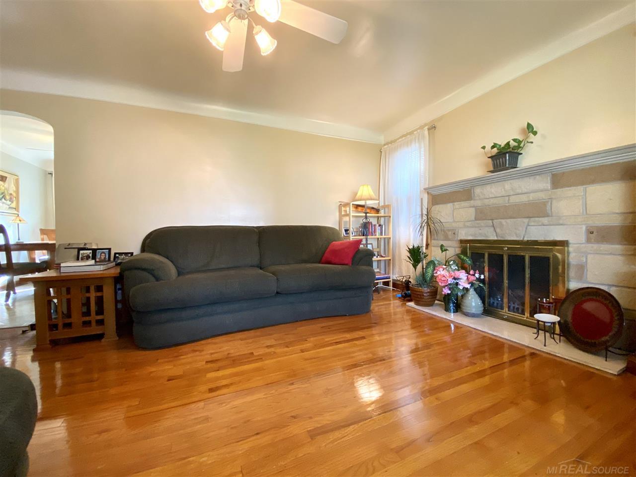 8210 Clinton River Road Sterling Heights, MI 48314 - Photo 5 of 33