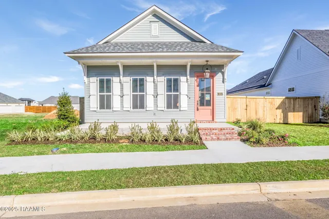 $349,195 | 111 Appleton Lane, Youngsville, LA 70592