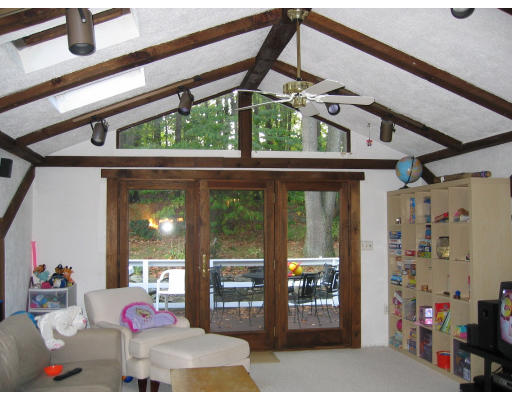 60 Jodie Road Framingham, MA 01702 - Photo 4 of 14 Gallery Image 4