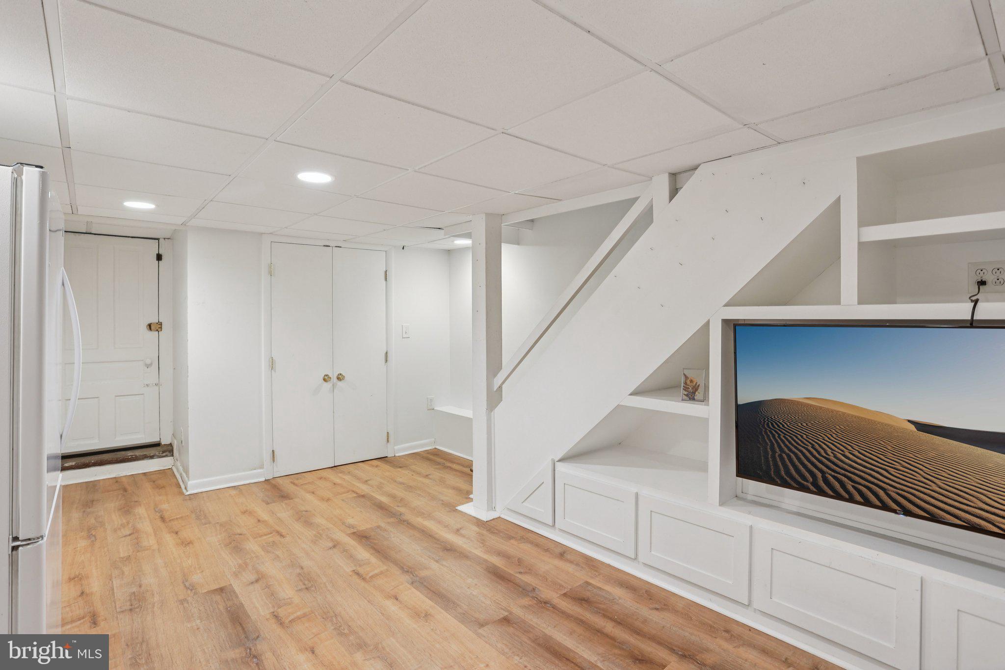 323 South Camac Street Philadelphia, PA 19107 - Photo 32 of 37 a view of entryway and hall with wooden floor