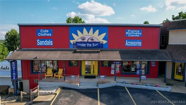 $775,000 | 6-8 & 18 Sunset Hill Drive, Sunrise Beach, MO 65079