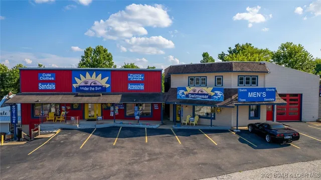 $775,000 | 6-8 & 18 Sunset Hill Drive, Sunrise Beach, MO 65079