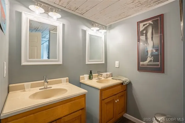 $775,000 | 6-8 & 18 Sunset Hill Drive, Sunrise Beach, MO 65079