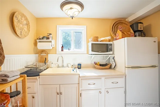 $775,000 | 6-8 & 18 Sunset Hill Drive, Sunrise Beach, MO 65079