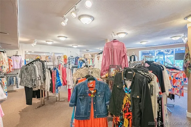 $775,000 | 6-8 & 18 Sunset Hill Drive, Sunrise Beach, MO 65079