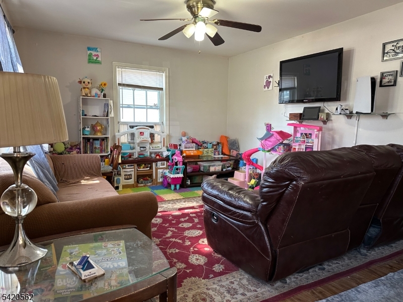 5 Brookside Avenue Pequannock, NJ 07444 - Photo 3 of 30