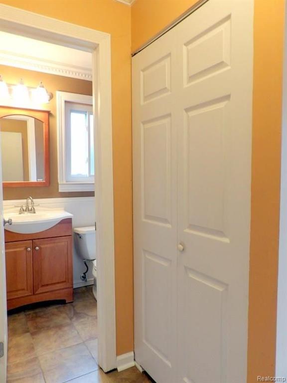 22226 Derby Road Woodhaven, MI 48183 - Photo 26 of 41