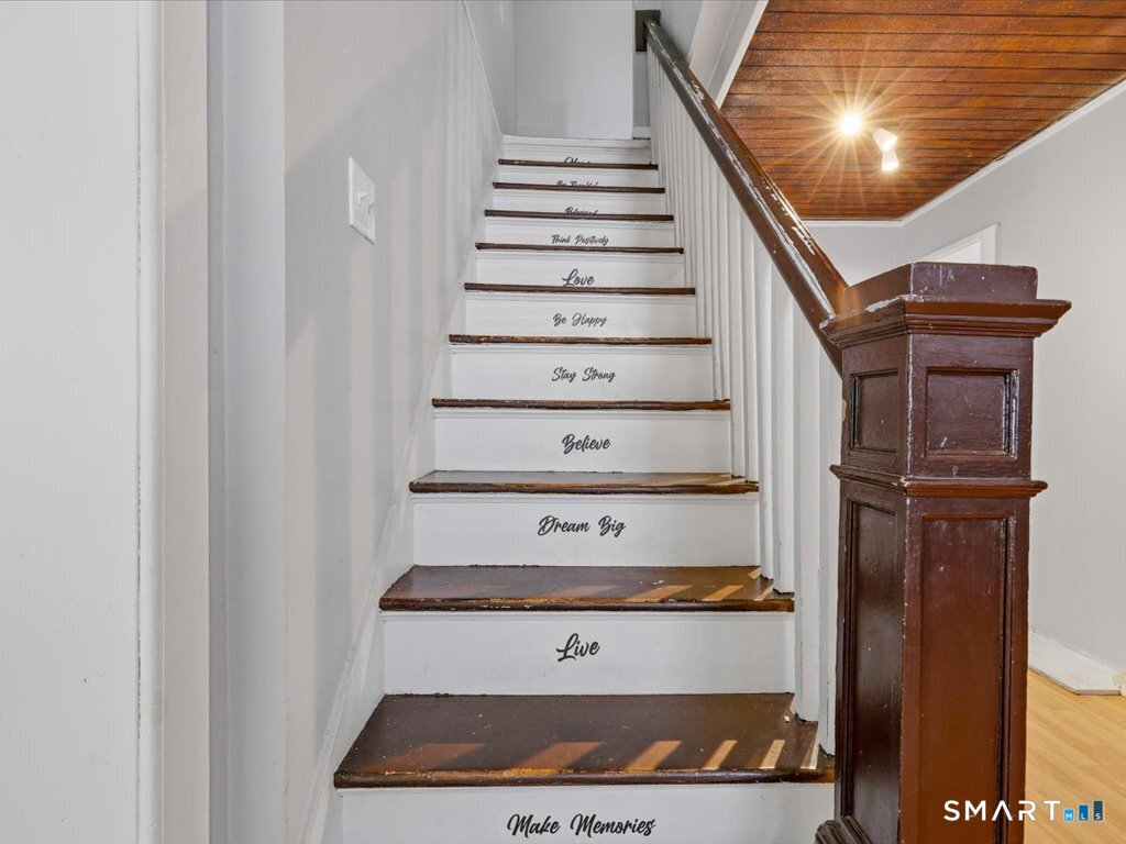 16 Grandview Terrace Portland, CT 06480 - Photo 21 of 37 a view of entryway