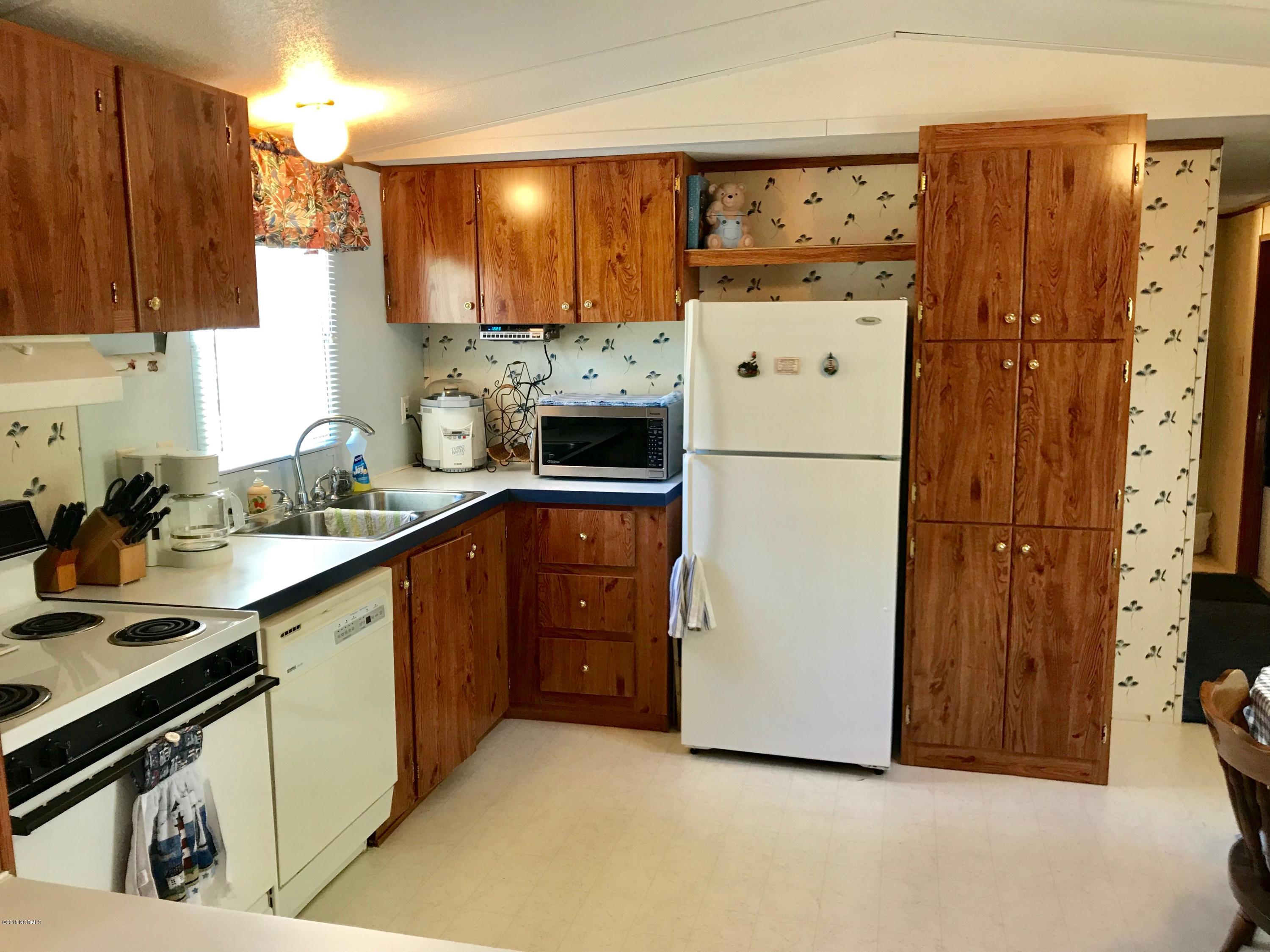 231 Sycamore Road Southport, NC 28461 - Photo 29 of 72 IMG-4745