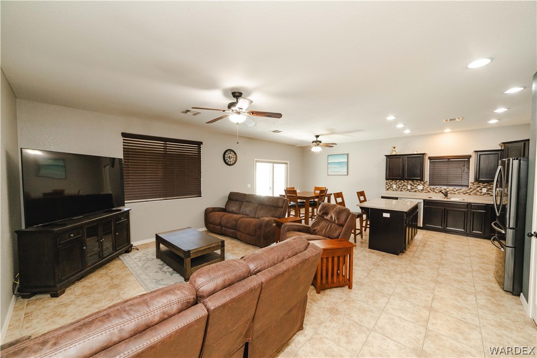 3354 Motherload Road Kingman, AZ 86401 - Photo 11 of 55 Living Room