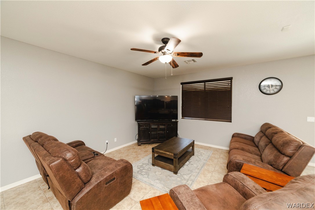 3354 Motherload Road Kingman, AZ 86401 - Photo 12 of 55 Living Room