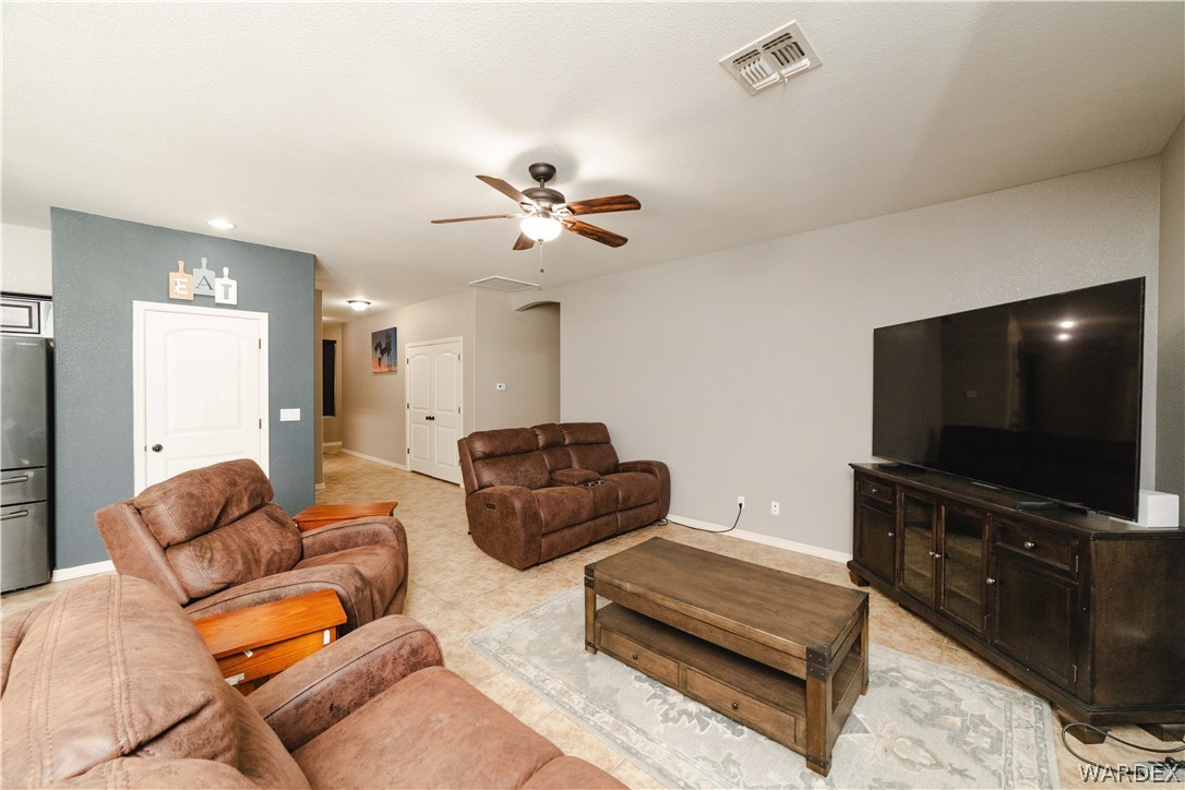 3354 Motherload Road Kingman, AZ 86401 - Photo 13 of 55 Living Room