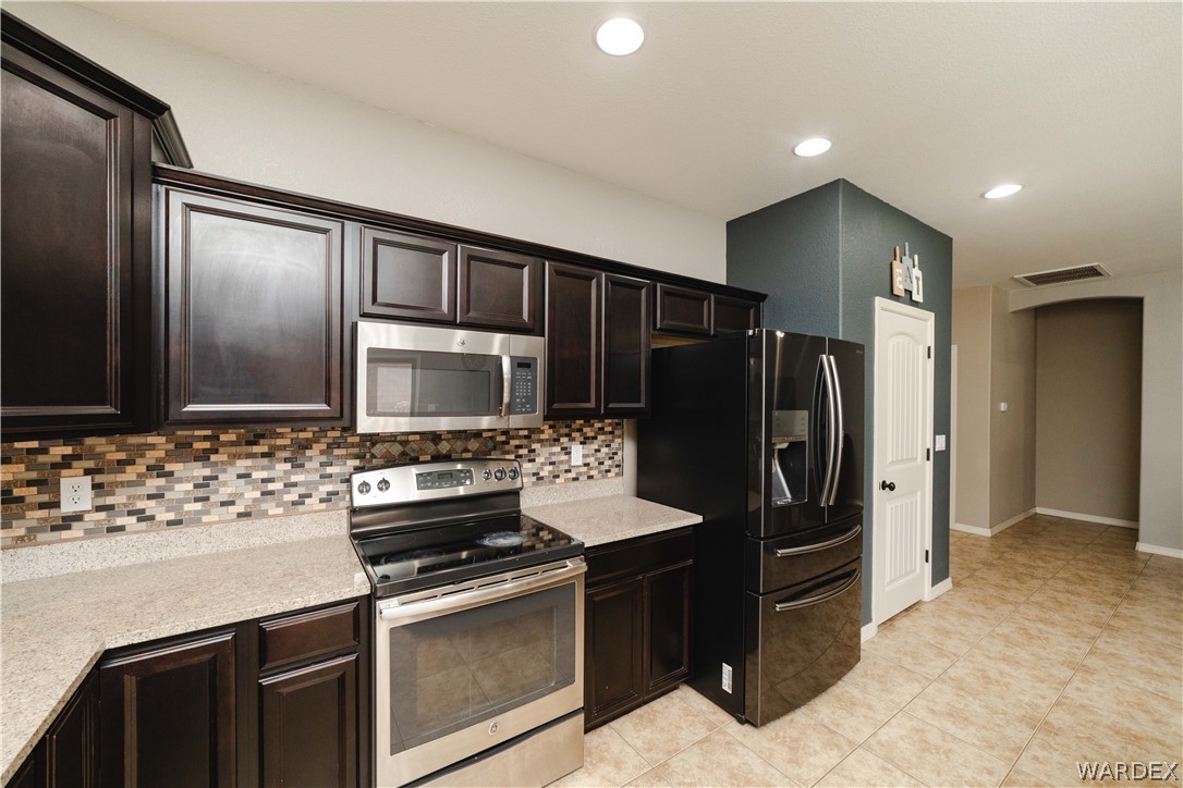 3354 Motherload Road Kingman, AZ 86401 - Photo 19 of 55 Kitchen