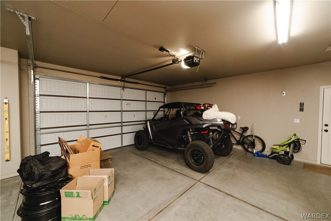 3354 Motherload Road Kingman, AZ 86401 - Photo 36 of 55 Garage